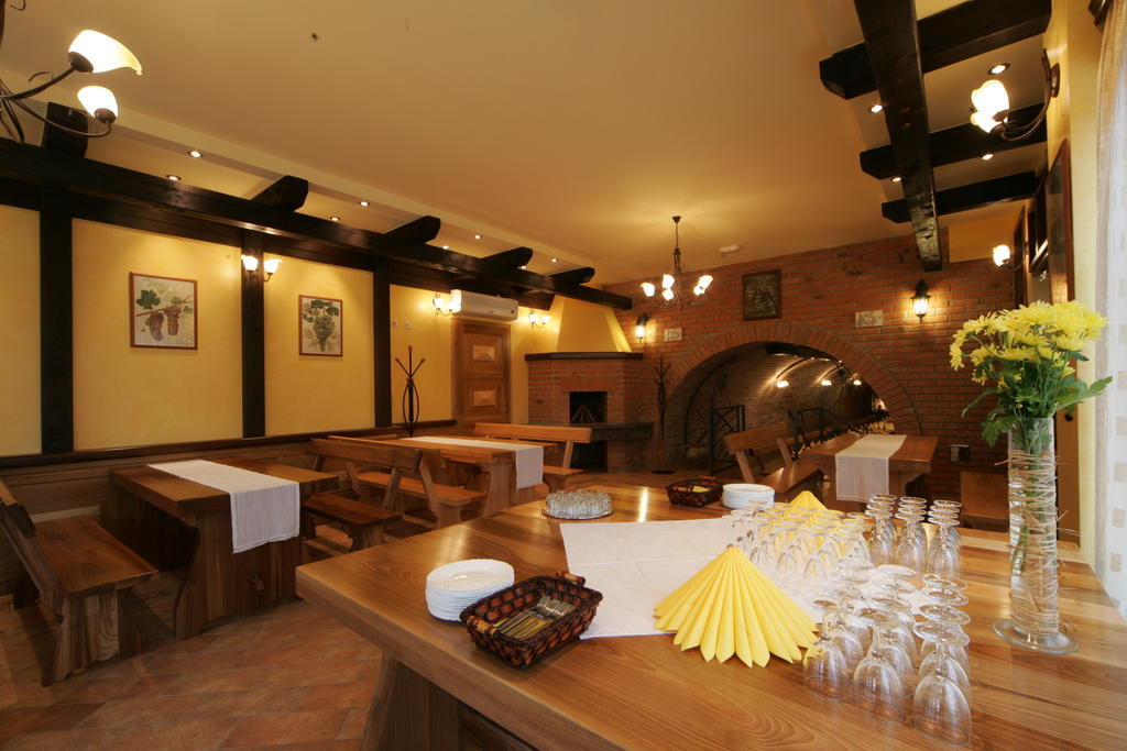 Podrumi Kolar "Suza Baranje" Knezevi Vinogradi Exterior photo